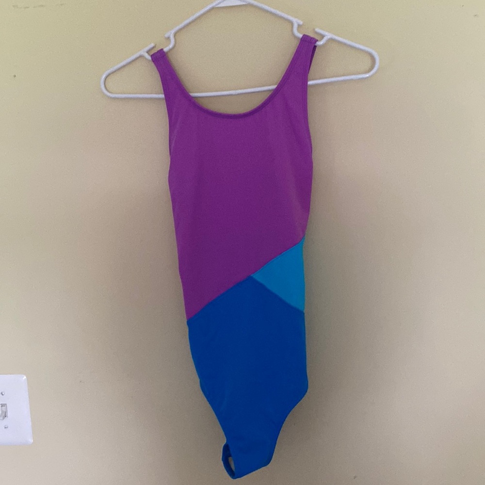Block color one piece